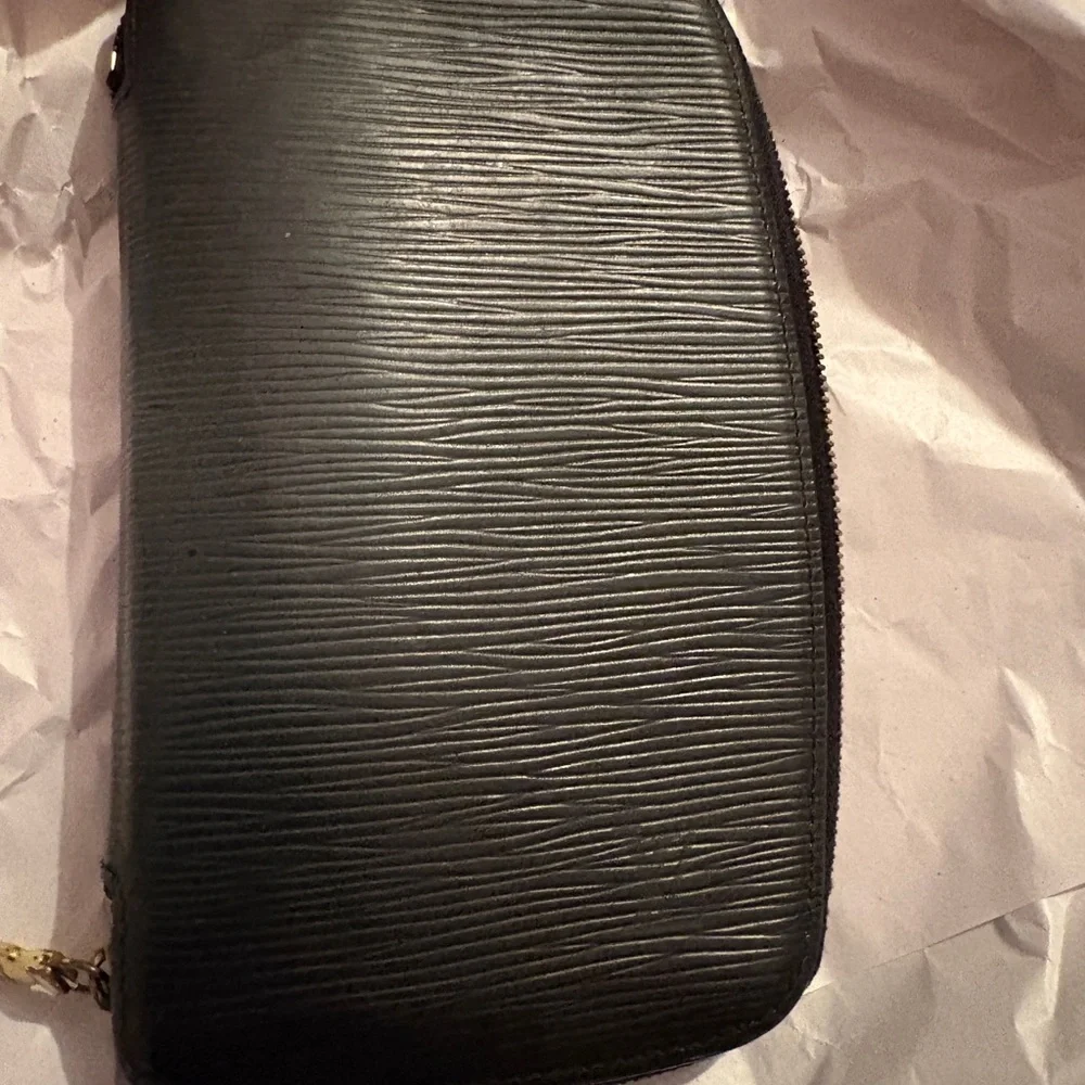 Louis Vuitton black epi zip‎ organizer zip around wallet project